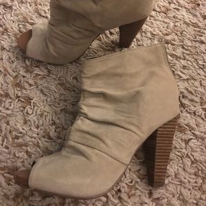 SEYCHELLES CREAM LEATHER BOOTIES